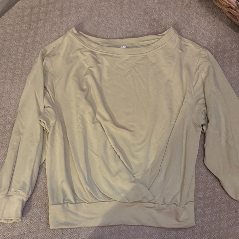Lululemon soft lime relaxed Women's Top Sz 4